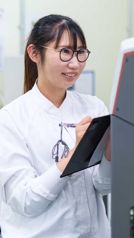 女性社員の写真